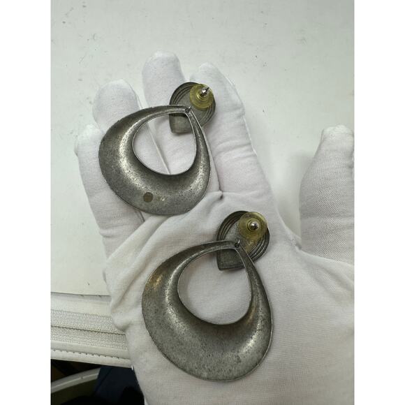 Vintage Dangle Drop Earrings Silver Tone Metal Teardrop Shaped - Picture 5 of 5